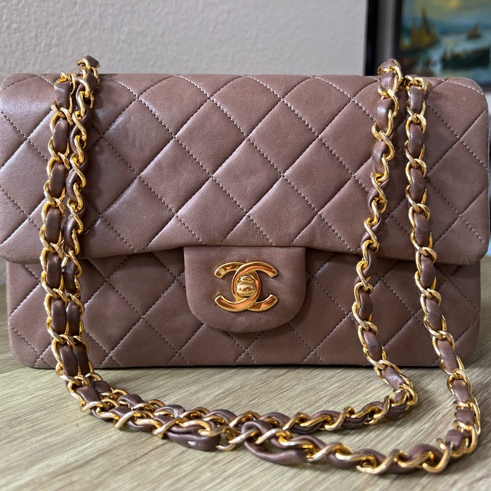 Vintage Chanel Classic Lambskin - Picture 4 of 13